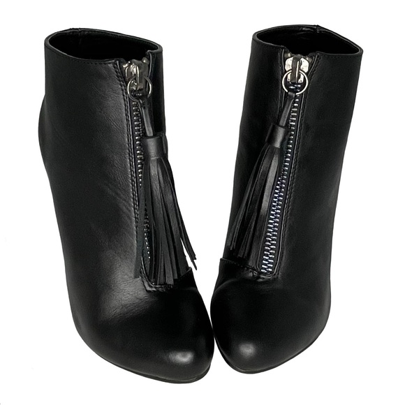 YRU Craft Tassel Booties - Picture 2 of 9